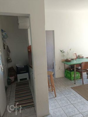 Image 4 - 225300