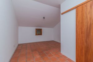 Image 9 - 225346