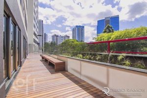 Image 14 - 225358