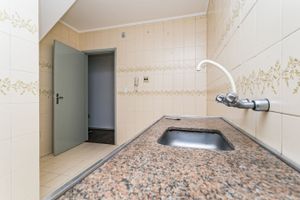 Image 17 - 225375