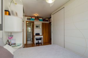 Image 15 - 225572