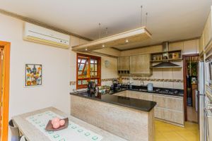 Image 37 - 225581