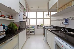 Image 13 - 225693