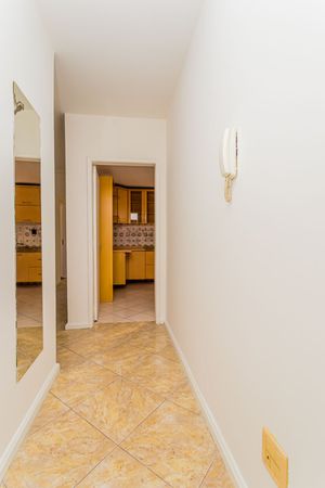 Image 3 - 225700