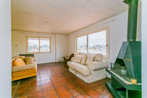 Image 17 - 225774