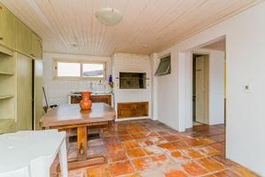Image 19 - 225774