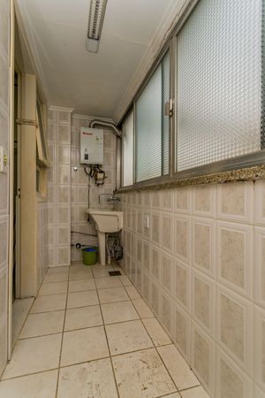 Image 27 - 225774