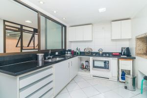 Image 17 - 225796