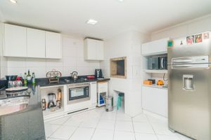 Image 18 - 225796