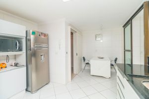 Image 19 - 225796