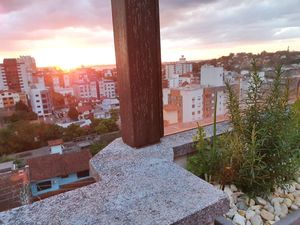 Image 26 - 225828