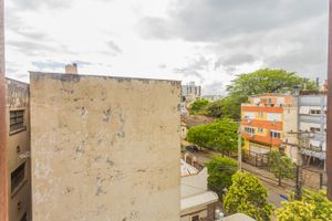 Image 11 - 225830