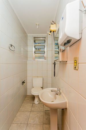 Image 15 - 225889