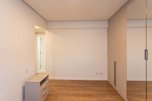 Image 39 - 225893