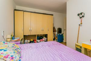 Image 11 - 225944