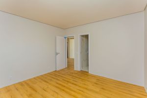 Image 33 - 226023