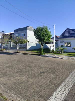 Image 3 - 226025