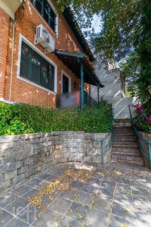 Image 8 - 226075