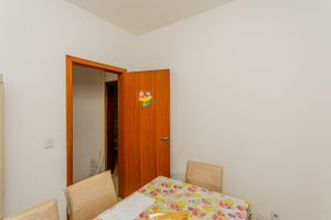 Image 13 - 226244