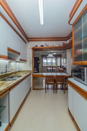 Image 15 - 226340