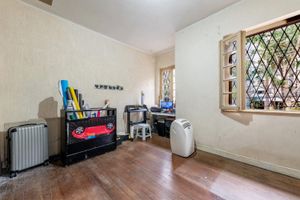 Image 15 - 226351