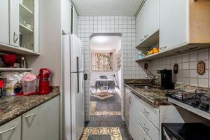Image 13 - 226351