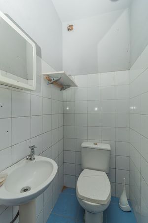 Image 21 - 226377