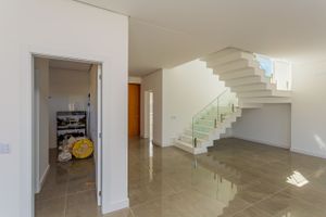Image 17 - 226448