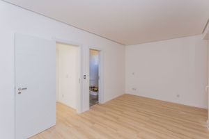 Image 65 - 226448