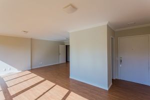 Image 3 - 226512