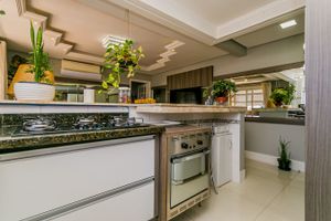 Image 11 - 226560