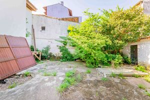 Image 28 - 226570
