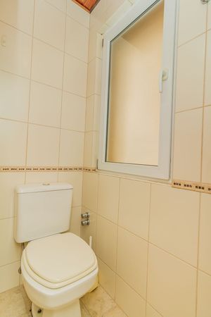 Image 16 - 226822