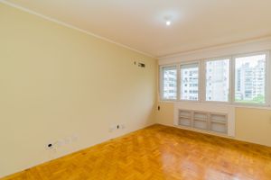 Image 17 - 226822