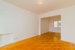 Image 33 - 226822