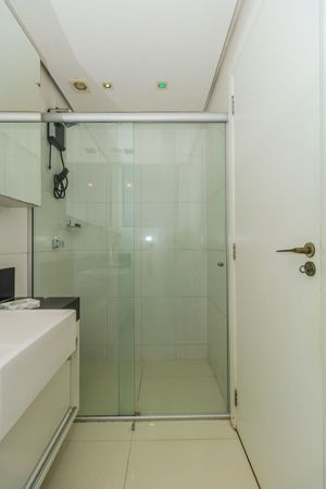 Image 17 - 226877