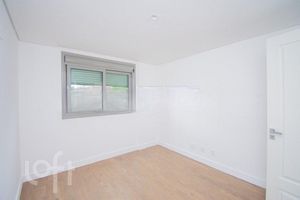 Image 15 - 226900