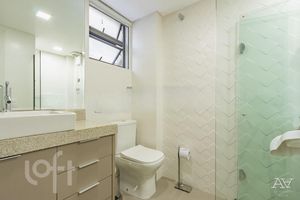 Image 11 - 226948