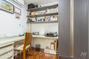 Image 19 - 226948