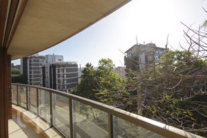 Image 8 - 226996
