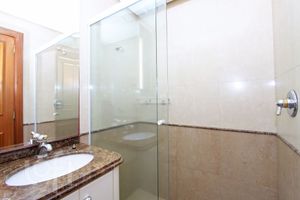 Image 19 - 227008