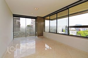 Image 19 - 227883