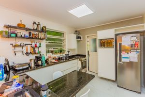 Image 36 - 228328