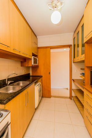 Image 19 - 228449