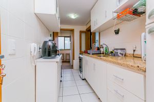 Image 18 - 228515