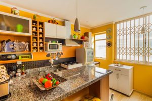 Image 15 - 228550