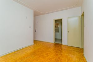 Image 3 - 228585