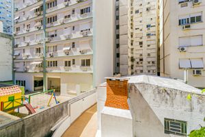 Image 10 - 228585