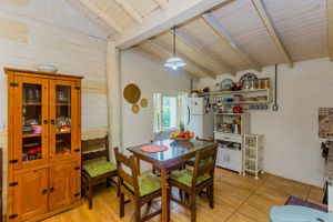 Image 18 - 228604