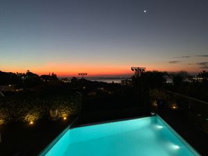 Image 9 - 228630